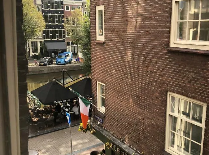 Barndesteeg Πανσιόν *