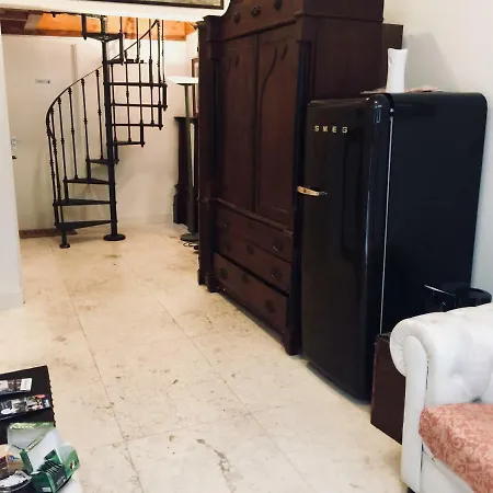 Barndesteeg بيت ضيافة