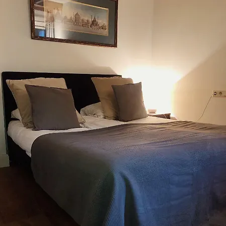 Barndesteeg بيت ضيافة